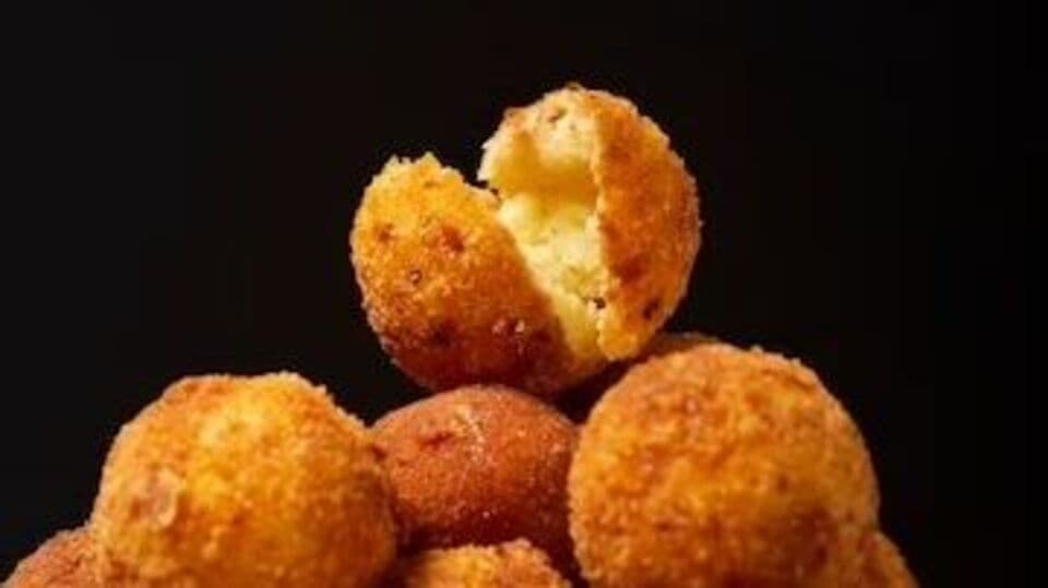 Cheese Corn Balls Recipe संध्याकाळ्च्या स्नॅक्ससाठी बनवा चीज कॉर्न