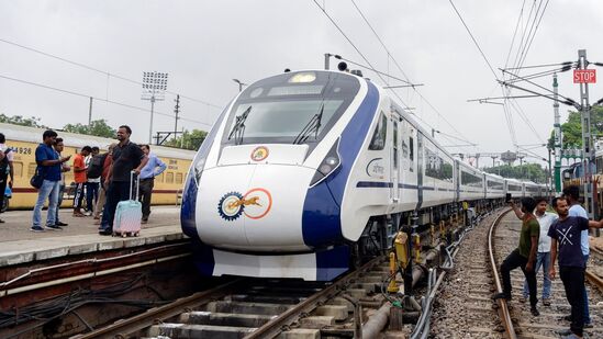 Stone Pelting On Vande Bharat Express