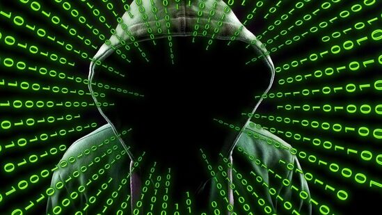 सायबर गुन्हेगार मुंबई, लखनौ, गुजरात, हैदराबाद येथील आहेत. त्यांचा दुबई आणि चीनमधील सायबर गुन्हेगारांशी संबंध असल्याचा पोलिसांना संशय आहे.