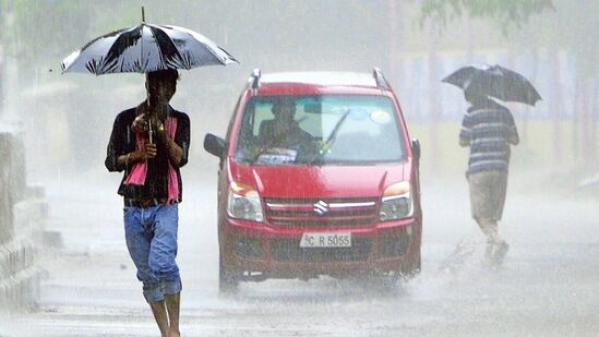 Marathwada Rain Updates : गेल्या दोन आठवड्यांपासून राज्यातील अनेक जिल्ह्यांमध्ये मुसळधार पाऊस सुरू आहे. विदर्भासह कोकणात पूरस्थिती निर्माण झाली असून अनेक नद्यांना पूर आला आहे. <p><strong>Marathwada Rain Updates :</strong> गेल्या दोन आठवड्यांपासून राज्यातील अनेक जिल्ह्यांमध्ये मुसळधार पाऊस सुरू आहे. विदर्भासह कोकणात पूरस्थिती निर्माण झाली असून अनेक नद्यांना पूर आला आहे.</p>