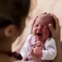 नवजात बाळाच्या रडण्याचे महत्त्व