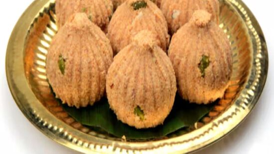 ड्राय फ्रूट्सचे मोदक