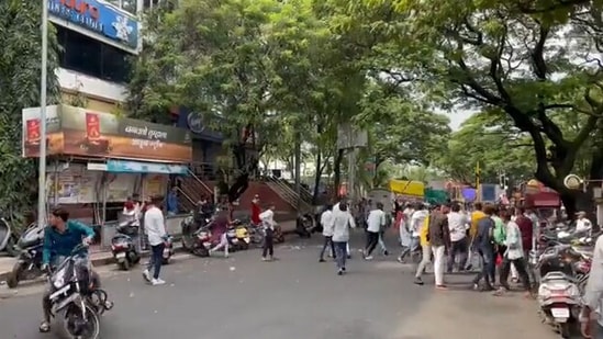 पुण्यात दोन गटात तुफान राडा