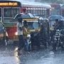 <p>Mumbai Rain Update Live : मुंबई, ठाणे, पालघर, नवी मुंबई आणि कोकणात पुढील दोन तीन दिवसांत वीजांच्या कडकडाटांसह जोरदार पाऊस होणार असल्याचा अंदाज हवामान खात्याकडून वर्तवण्यात आला आहे.</p>