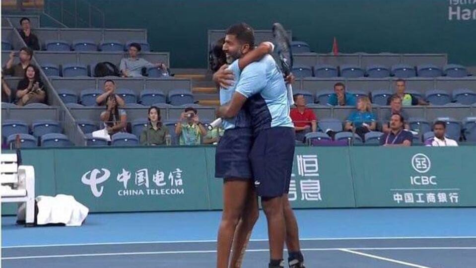 Asian Games : ४३ वर्षीय रोहन बोपण्णाने इतिहास रचला, ऋतुजा भोसलेच्या साथीनं मिश्र दुहेरीत कमावलं सुवर्ण पदक