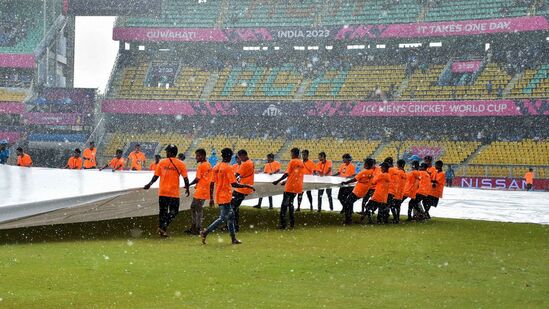 ICC Cricket World Cup 2023 : यंदाच्या आयसीसी विश्वचषकाची दिमाखात सुरुवात होत आहे. दोन्ही गटातील टीममध्ये सराव सामन्यांना सुरुवात झालेली आहे.