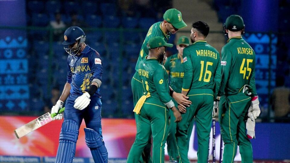 SA Vs SL World Cup : वर्ल्डकप सामन्यात आफ्रिकेने श्रीलंकेला हरवलं ...