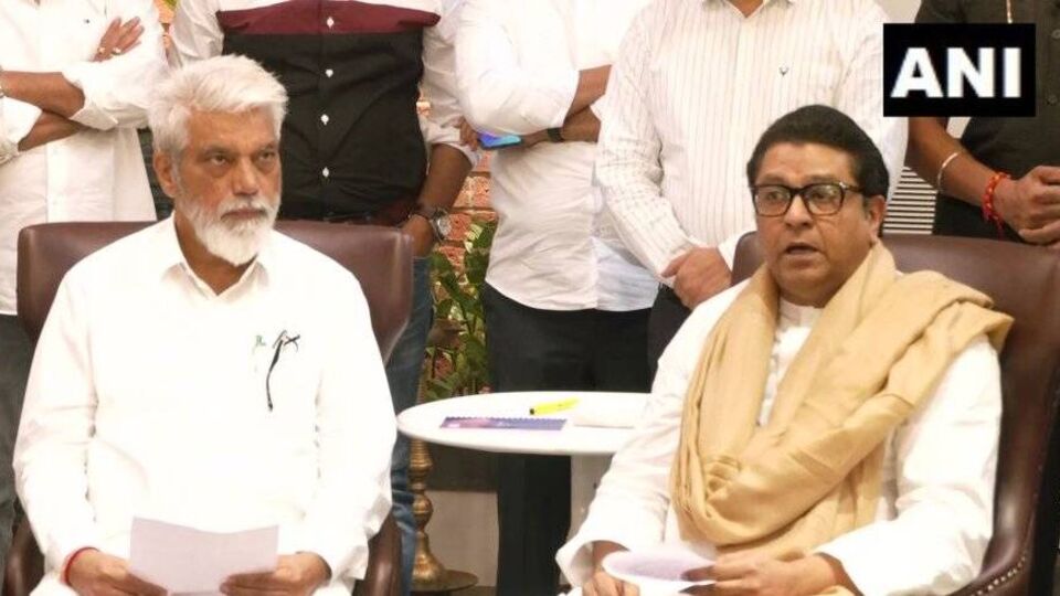 Raj Thackeray राज्यातील ४४ जुने टोलनाके बंद होणार राज ठाकरेंना सरकारनं काय दिलं आश्वासन