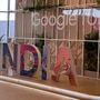 <p>ऑनलाईन व्यवहार क्षेत्रांत अग्रेसर कंपनी असलेल्या गुगलपेने भारतीय ग्राहकांसाठी मोठा निर्णय घेतला आहे. गुगल फॉर इंडिया या कार्यक्रमात कंपनीच्या अधिकाऱ्यांनी याबाबतची घोषणा केली आहे.</p>