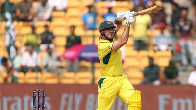 ऑस्ट्रेलियाचा दुसरा सलामीवीर मिचेल मार्शने पाकिस्तानविरुद्ध सामन्यात १०८ चेंडूत १२१ धावा केल्या. ज्यात १० चौकार आणि ९ षटकरांचा समावेश आहे.