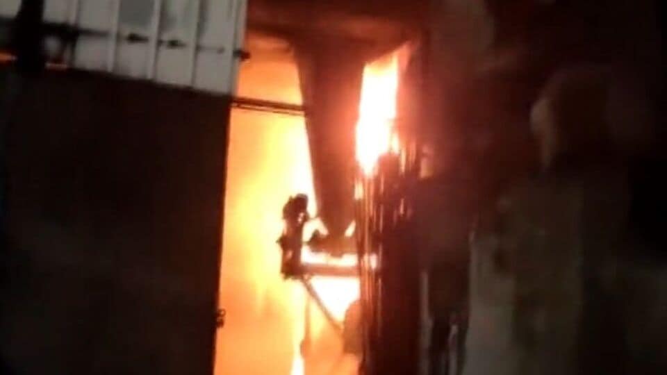 Bhiwandi News: भिवंडीत बॉयलरमध्ये भीषण स्फोट होऊन लागली आग; बचावकार्य सुरू