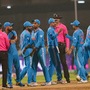 <p>नाणेफेक जिंकून प्रथम फलंदाजी करताना टीम इंडियाने निर्धारित ५० षटकांत ४ गडी गमावून ४१० धावा केल्या. प्रत्युत्तरात नेदरलँड्सचा संघ ४७.५ षटकात २५० धावांवर सर्वबाद झाला. भारताने हा सामना १६० धावांनी जिंकला.</p>