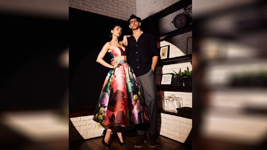 या प्रीमियर सोहळ्यात संपूर्ण बॉलिवूड उपस्थित होते. या इव्हेंटमध्ये अभिनेत्री सबा आझाद आणि अभिनेत्री हृतिक रोशन यांनी देखील जोडीने हजेरी लावली होती.&nbsp;