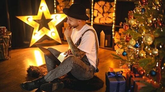 ख्रिसमसच्या दिवशी घरी केक बनवा. तुमच्याकडे मायक्रोवेव्ह नसेल तर प्रेशर कुकरमध्ये शिजवा. स्वादिष्ट, सुवासिक केक स्वतः बनवा. तुम्हाला एक वेगळाच आनंद मिळेल. ख्रिसमसच्या दिवशी घरी केक बनवा. तुमच्याकडे मायक्रोवेव्ह नसेल तर प्रेशर कुकरमध्ये शिजवा. स्वादिष्ट, सुवासिक केक स्वतः बनवा. तुम्हाला एक वेगळाच आनंद मिळेल.