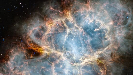 क्रॅब नेबुला, पृथ्वीपासून ६ हजार ५०० &nbsp;प्रकाश-वर्षे दूर असलेल्या स्फोट झालेल्या ताऱ्याचे अवशेष, जेम्स वेब टेलिस्कोपने टिपले असून याचे फोटो नासाने ३० ऑक्टोबर २०२३ &nbsp;रोजी &nbsp; प्रसिद्ध केले.&nbsp;