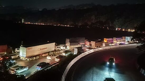 Mumbai Pune expressway highway traffic Mumbai Pune expressway highway traffic