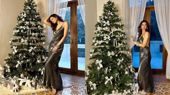बॉलिवूड अभिनेत्री डायना पेंटी हिने देखील घरात सुंदर ख्रिसमस ट्री सजवला आहे. तर, अभिनेत्री स्टायलिश अंदाजात नाताळ साजरा करताना दिसली आहे. बॉलिवूड अभिनेत्री डायना पेंटी हिने देखील घरात सुंदर ख्रिसमस ट्री सजवला आहे. तर, अभिनेत्री स्टायलिश अंदाजात नाताळ साजरा करताना दिसली आहे.