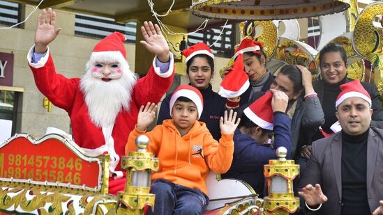 अमृतसरमध्ये सोमवारी ख्रिसमस साजरा झाला.