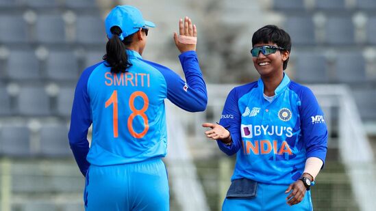Smriti Mandhana And Deepti Sharma