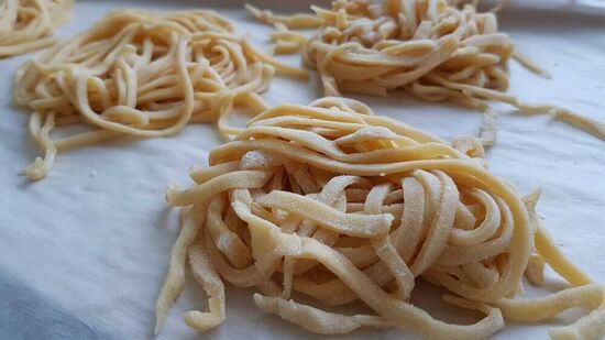 आटा नूडल्स आटा नूडल्स