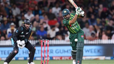 पाकिस्तानविरुद्ध दुसऱ्या टी-२० सामन्यात न्यूझीलंडने २१ धावांनी विजय मिळवला आहे.