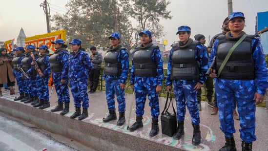 संपूर्ण अयोध्येतील हालचालींवर लक्ष ठेवण्यासाठी राज्य सरकारने नाईट व्हिजन उपकरण (NVDs) आणि १० हजाराहून अधिक सीसीटीव्ही कॅमेरे शहरात बसवले आहेत. संपूर्ण अयोध्येतील हालचालींवर लक्ष ठेवण्यासाठी राज्य सरकारने नाईट व्हिजन उपकरण (NVDs) आणि १० हजाराहून अधिक सीसीटीव्ही कॅमेरे शहरात बसवले आहेत. 