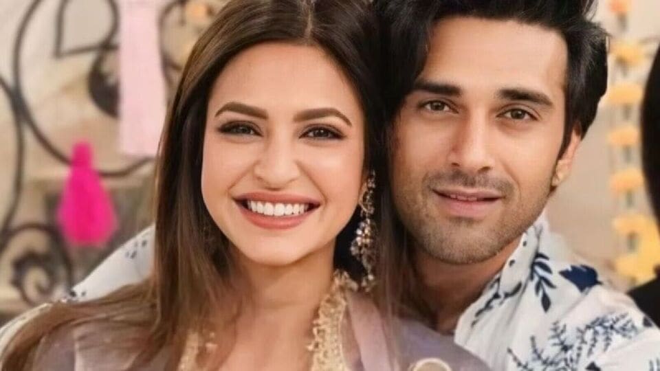 Pulkit Samrat Kriti Kharbanda पुलकित क्रितीने गुपचूप उरकला साखरपुडा फोटोंमध्ये दिसली