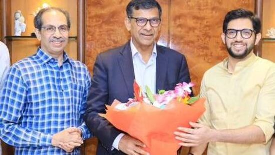 Raghuram Rajan meets Uddhav Thackeray at Matoshree