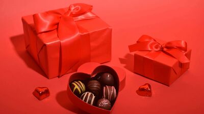 चॉकलेट डे हा आपल्या प्रिय लोकांना &nbsp;चॉकलेट देऊन आपले प्रेम आणि आपुलकी व्यक्त करण्याचा दिवस आहे. प्रिय व्यक्तींना त्यांच्या प्रेमाची, मैत्रीची आणि कौतुकाची थाप म्हणून चॉकलेट देण्याची प्रथा आहे.&nbsp;