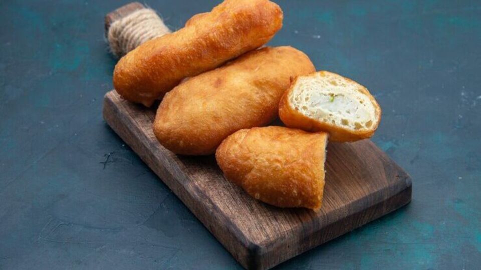 Bread Roll Recipe रोज तोच तोच नाश्ता खाण्याचा कंटाळा आला आहे? बनवा