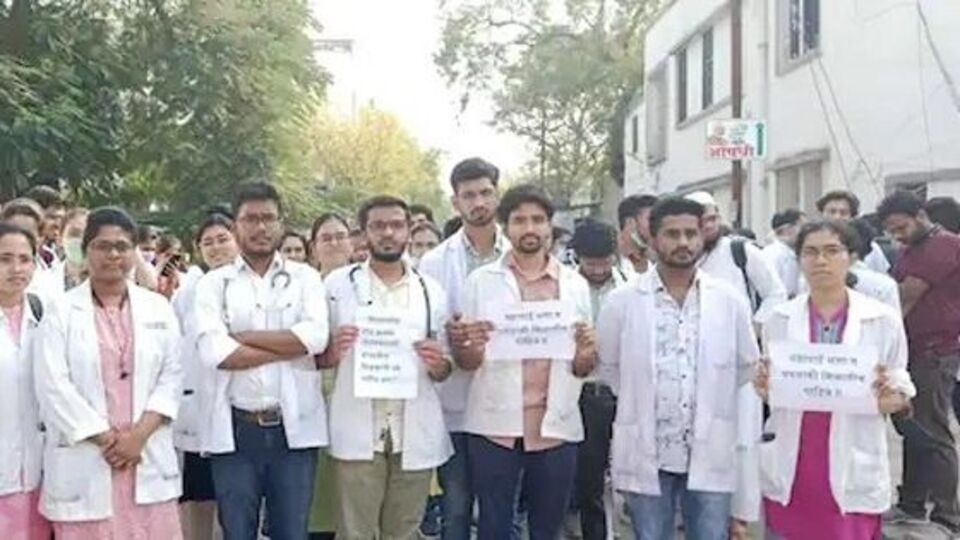 Resident Doctor Strike : राज्यभरातील निवासी डॉक्टरांचा आजपासून बेमुदत ...