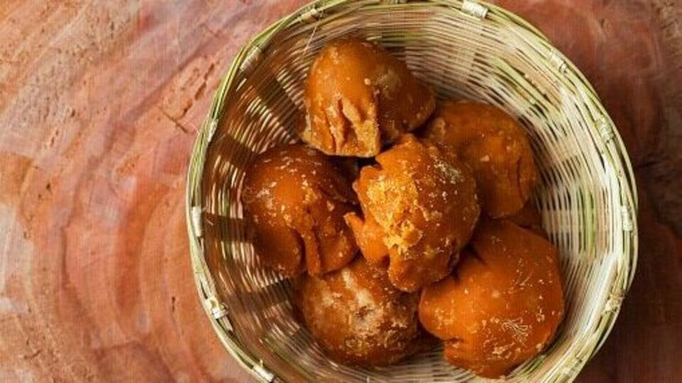 jaggery-eat