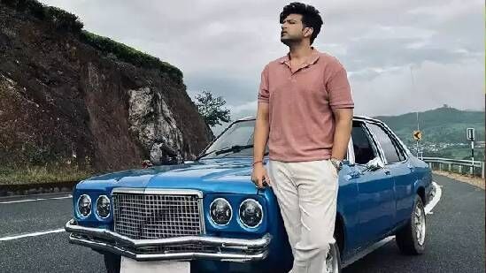 Karan Kundra car