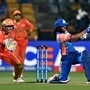 MI Vs GG WPL 2024 : मुंबई इंडियन्सने शेवटच्या षटकात सामना जिंकला, हरमनप्रीतच्या वादळी ९५ धावा