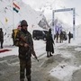 भारत चीन सीमेवर चाललय काय? एलएसीवर पाठवले १० हजार सैनिक