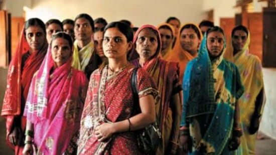 महिलांना वर्षाला मिळणार तब्बल २५ प्रांसगिक रजा महिलांना वर्षाला मिळणार तब्बल २५ प्रांसगिक रजा