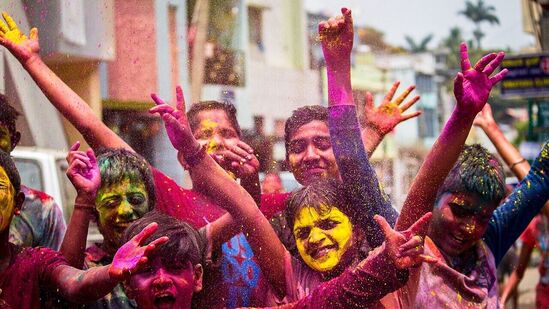 These are the places in India famous for celebrating Holi