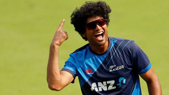 रवींद्रने आपल्या कसोटी कारकिर्दीत आतापर्यंत ६ सामने खेळले असून ४३३ धावा केल्या आहेत. सोबतच त्याने १० बळीही घेतले आहेत. रचिन रविंद्रने न्यूझीलंडसाठी २५ एकदिवसीय सामन्यांमध्ये ८२० धावा केल्या आहेत आणि १८ विकेट्स घेतल्या आहेत. रचिन रवींद्रची ही अष्टपैलू कामगिरी त्याला आयपीएल २०२४ मध्ये CSK चा स्टार खेळाडू बनवू शकते.