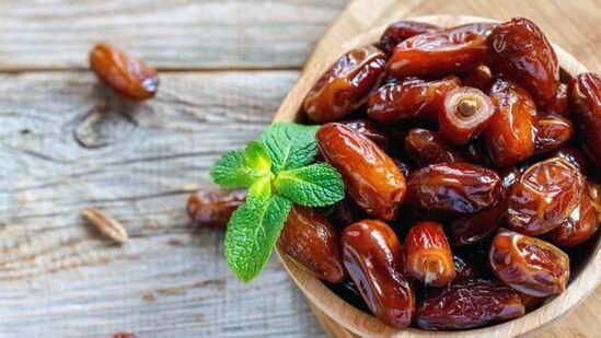 Ramadan 2024 Roza रोजा सोडण्यासाठी खजूरच का खाल्ला जातो? धार्मिक आणि वैज्ञानिक कारण जाणून घ्या