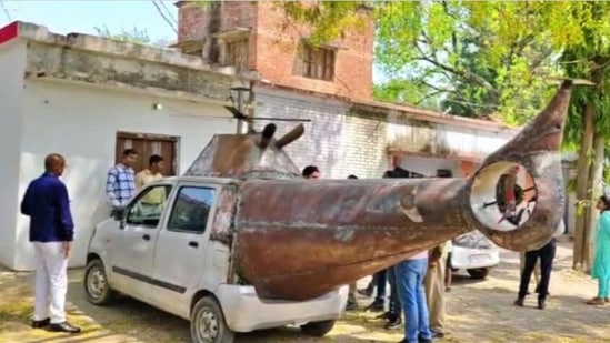 कारचे बनवले हेलिकॉप्टर