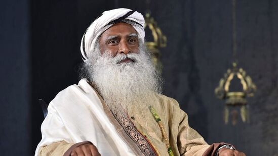 मेंदूच्या आपत्कालीन शस्त्रक्रियेनंतर सद्गुरु यांच्या प्रकृतीबाबत डॉक्टरांनी महत्त्वाची माहिती दिली.
