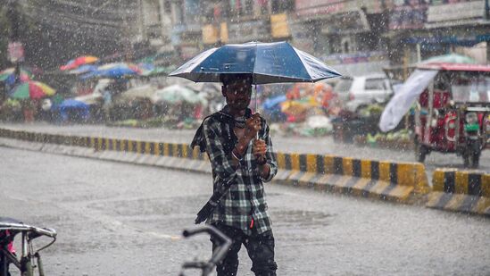 एकीकडे अवकाळी दुसरीकडे उष्णतेची लाट! राज्यात 'या' जिल्ह्यांना पावसाचा यलो अलर्ट