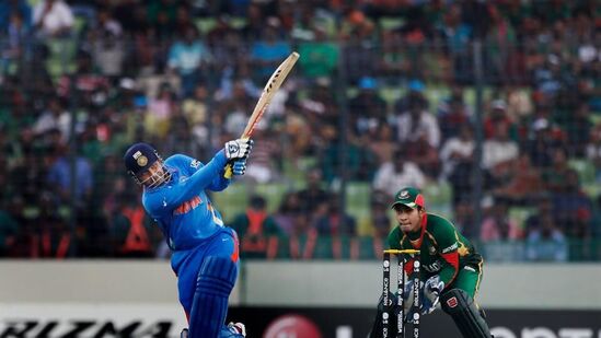 १९ फेब्रुवारी २०११ रोजी बांगलादेशातील ढाका येथे भारताने विश्वचषक मोहिमेला सुरुवात केली. पहिला सामना जिंकून त्यांनी चांगली सुरुवात केली. वीरेंद्र सेहवाग या सामन्याचा हिरो ठरला. १९ फेब्रुवारी २०११ रोजी बांगलादेशातील ढाका येथे भारताने विश्वचषक मोहिमेला सुरुवात केली. पहिला सामना जिंकून त्यांनी चांगली सुरुवात केली. वीरेंद्र सेहवाग या सामन्याचा हिरो ठरला. 