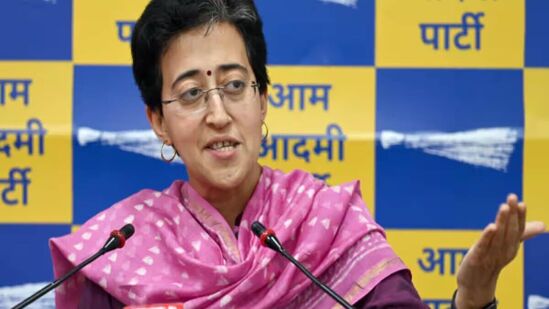 भाजपमध्ये या, नाहीतर एका महिन्यात अटक करू; दिल्लीच्या मंत्री आतिशी यांना धमकी?