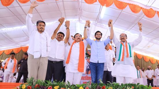 आदित्य ठाकरे यांच्या उपस्थितीत यवतमाळ-वाशिमचे उमेदवार संजय देशमुख यांना उमेदवारी अर्ज भरला