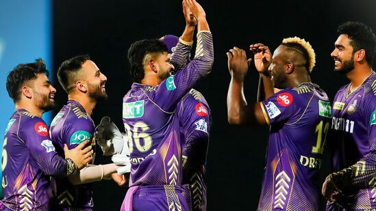 आयपीएलच्या सोळाव्या सामन्यात कोलकाता नाइट रायडर्सने दिल्लीचा मोठ्या फरकाने पराभव केला.