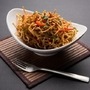 Chinese Bhel: वीकेंडची संध्याकाळ खास बनवण्यासाठी ट्राय करा चायनीज भेळची रेसिपी, झटपट होते तयार