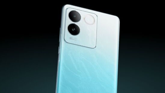 ३००० रुपयांच्या सूटसह आयक्यूओ झेड 7 प्रो मिळवा. आयक्यूओओ अॅनिव्हर्सरी ऑफरमुळे आयक्यूओओ झेड ७ प्रोची किंमत २३ हजार ९९९ रुपयांवरून केवळ २० हजार ९९९ रुपयांवर आली आहे.