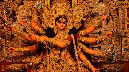 Chaitra Navratri 2024 : नवरात्रीत धनलाभ होण्याआधी मिळतात हे संकेत, तुमच्यासोबत असं घडलं का? पाहा