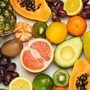 <p>उन्हाळ्यात अशी काही फळे आहेत, ज्यांचे सेवन करणे खूप फायदेशीर आहे. व्हिटॅमिन सीने समृद्ध असलेली ही फळे तुम्हाला हायड्रेट तर ठेवतातच शिवाय ऊर्जाही देतात, म्हणून आम्ही तुम्हाला या फळांबद्दल सांगत आहोत.&nbsp;</p>
